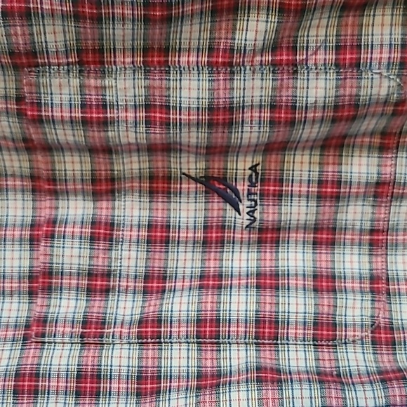 Nautica men's plaid long-sleeved button-up shirt size Medium - Picture 2 of 5